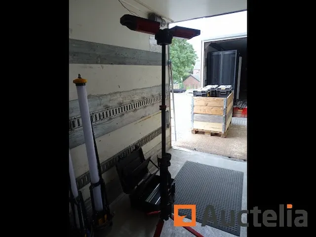 Dubbele spot op statief bizline biz 625 048 in zijn koffer - afbeelding 12 van  14