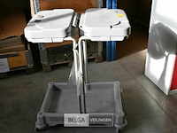 Dubbele vuilzakhouder op wielen - afbeelding 1 van  1