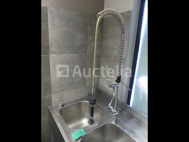 Dubbele wastafel + handdouche - afbeelding 8 van  9