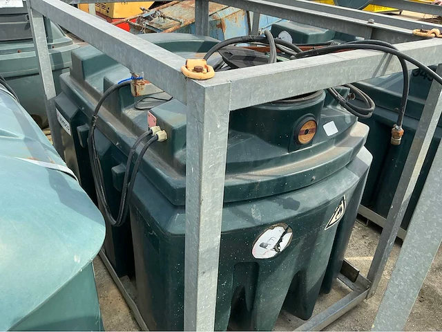 Dubbelwandige hdpe dieseltank met pomp - afbeelding 3 van  6