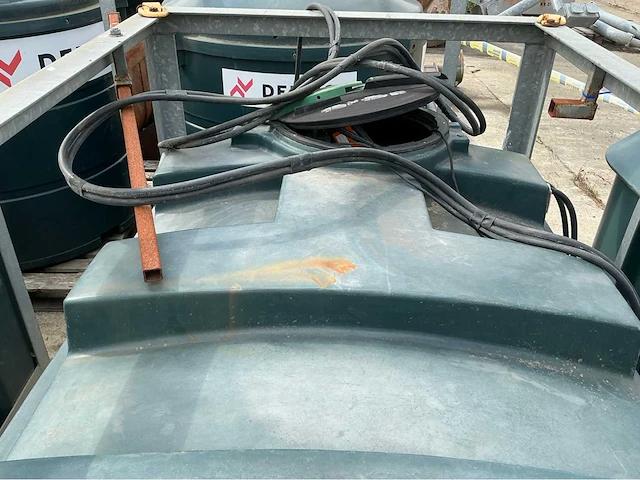 Dubbelwandige hdpe dieseltank met pomp - afbeelding 4 van  6