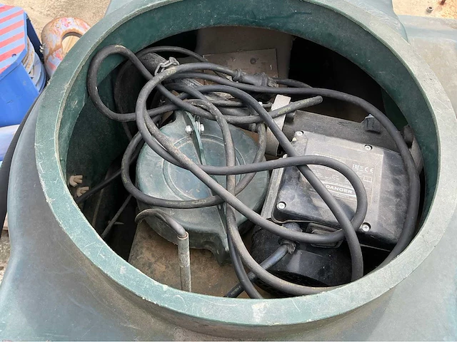 Dubbelwandige hdpe dieseltank met pomp - afbeelding 4 van  5