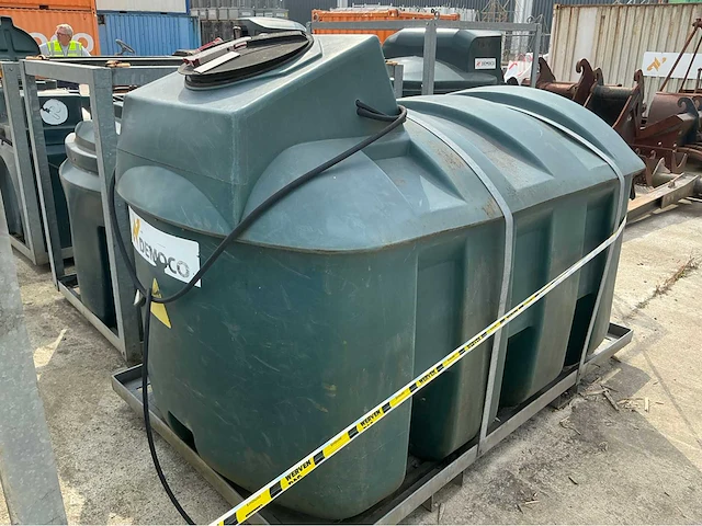 Dubbelwandige hdpe dieseltank met pomp - afbeelding 1 van  4