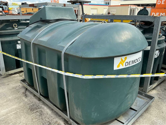 Dubbelwandige hdpe dieseltank met pomp - afbeelding 2 van  4