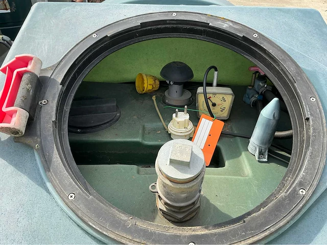 Dubbelwandige hdpe dieseltank met pomp - afbeelding 4 van  4