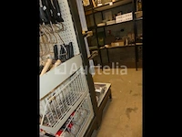 Dubbelzijdige modulaire metalen rekken - afbeelding 2 van  4