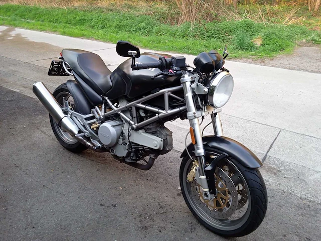 Ducati - monster - motorfiets - afbeelding 2 van  9