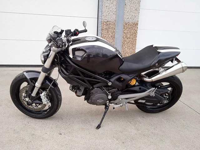 Ducati - monster - motorfiets - afbeelding 1 van  9