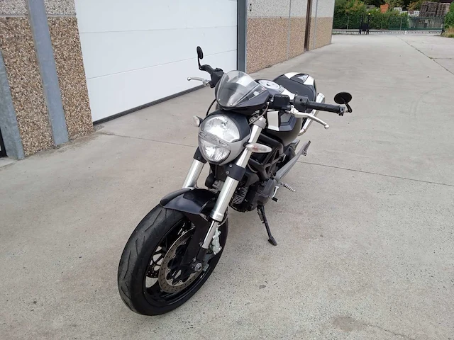 Ducati - monster - motorfiets - afbeelding 3 van  9