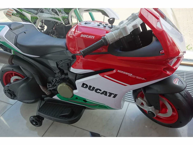 Ducati 2138a rood - afbeelding 1 van  2