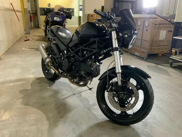 Ducati monster 695 motorfiets - afbeelding 11 van  17