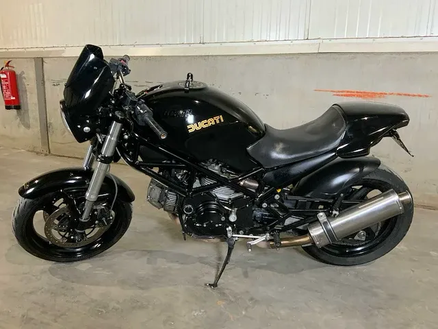 Ducati monster 695 motorfiets - afbeelding 16 van  17