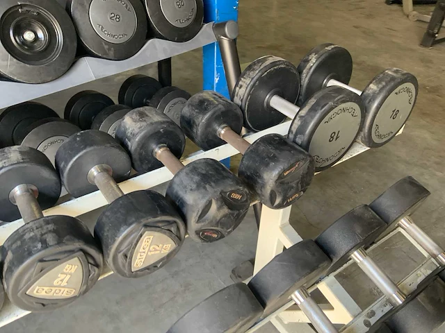 Dumbellset - 4;6;8;12;14;18;20;22;24;28;30kg - power station - afbeelding 6 van  7