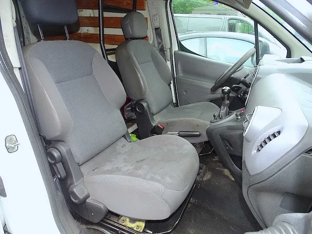 Duo bestelwagens citroën berlingo hdi & peugeot partner hdi (projecten) - afbeelding 51 van  75