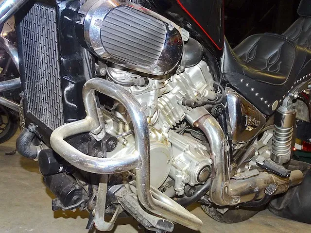 Duo moto's kawasaki vulcan 750 & honda v30 magna 500 - afbeelding 7 van  47