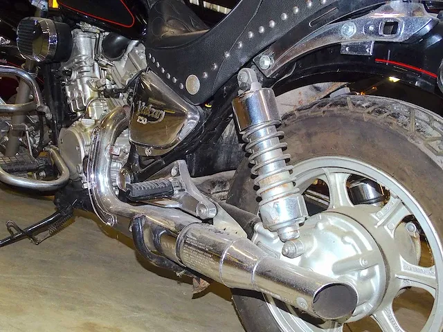 Duo moto's kawasaki vulcan 750 & honda v30 magna 500 - afbeelding 8 van  47