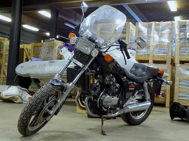 Duo moto's kawasaki vulcan 750 & honda v30 magna 500 - afbeelding 18 van  47
