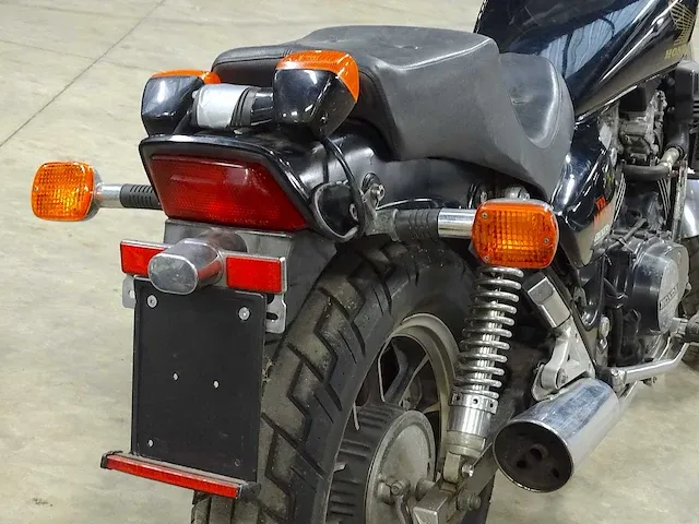 Duo moto's kawasaki vulcan 750 & honda v30 magna 500 - afbeelding 25 van  47