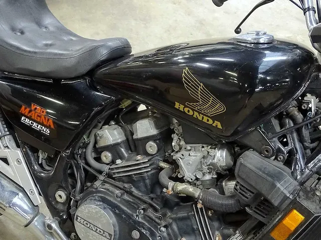 Duo moto's kawasaki vulcan 750 & honda v30 magna 500 - afbeelding 26 van  47
