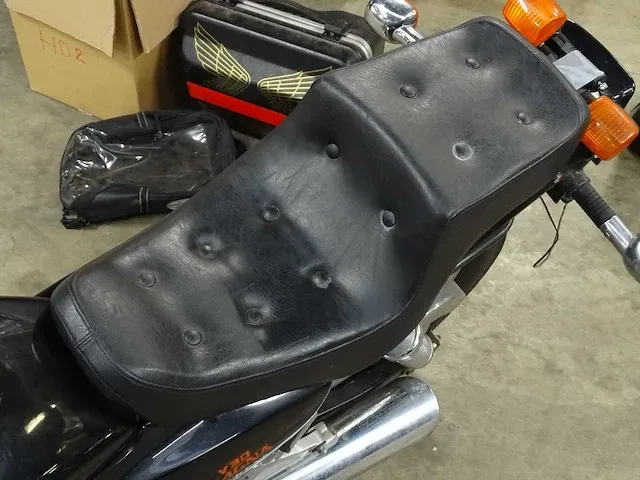 Duo moto's kawasaki vulcan 750 & honda v30 magna 500 - afbeelding 27 van  47