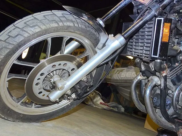 Duo moto's kawasaki vulcan 750 & honda v30 magna 500 - afbeelding 29 van  47