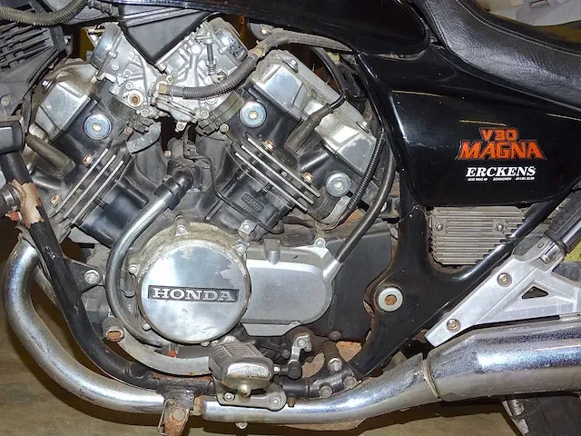 Duo moto's kawasaki vulcan 750 & honda v30 magna 500 - afbeelding 30 van  47