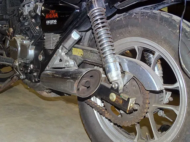 Duo moto's kawasaki vulcan 750 & honda v30 magna 500 - afbeelding 31 van  47