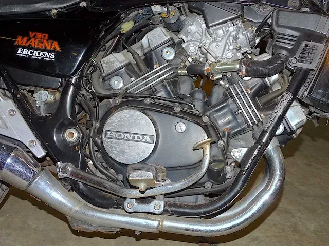 Duo moto's kawasaki vulcan 750 & honda v30 magna 500 - afbeelding 33 van  47