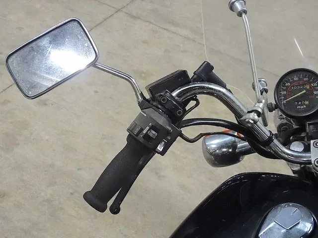 Duo moto's kawasaki vulcan 750 & honda v30 magna 500 - afbeelding 36 van  47