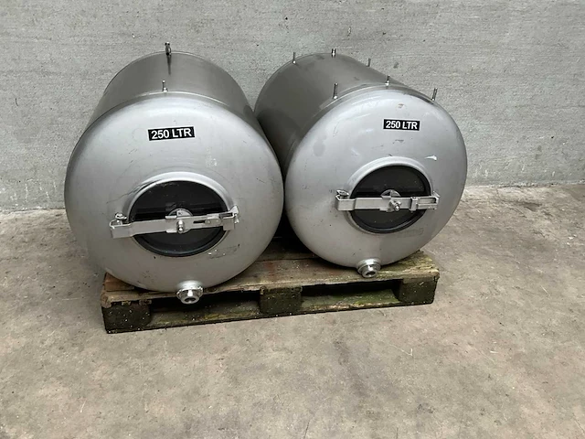 Duo rvs biertank opslagtank - afbeelding 2 van  7