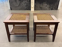 Duo van hout en rotan bijzettafeltjes - afbeelding 1 van  4