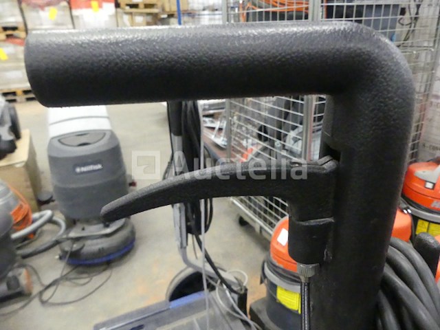 Duplex 620 compacte rolschrobzuigmachine - afbeelding 5 van  7