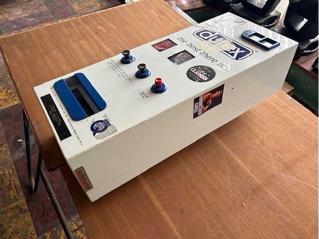 Durex condoom automaat - decorative object - afbeelding 2 van  8