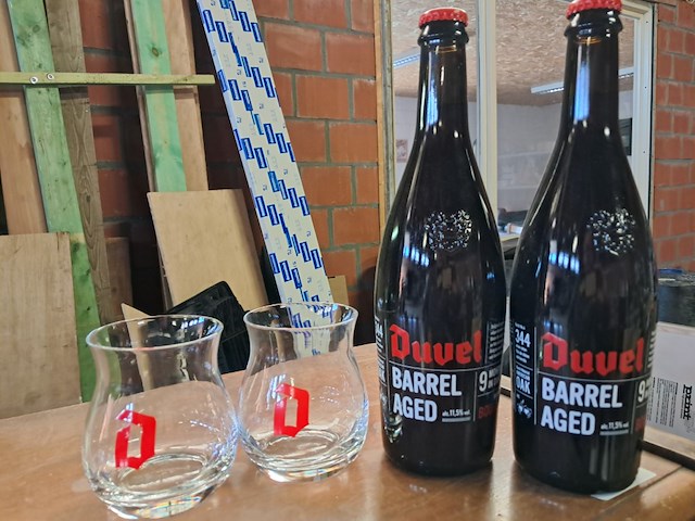 Duvel bier 2 stuks + glazen - afbeelding 6 van  6