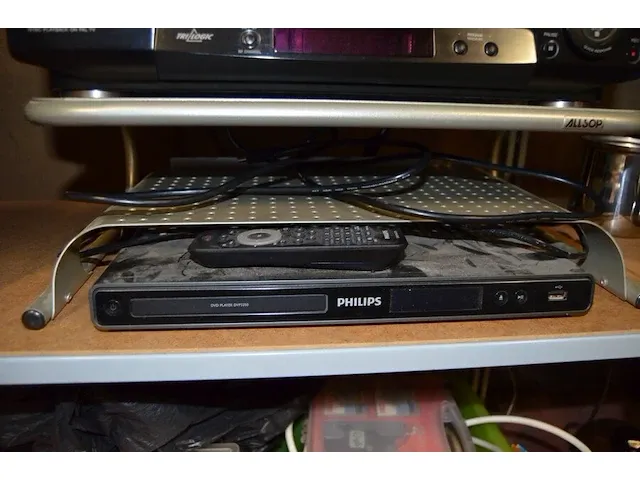 Dvd speler philips met 2 speakers magnum, usb lamp, dvd lg, vhs recorder sony - afbeelding 4 van  5