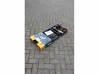 Dw ag03 haakse slijpmachine - afbeelding 3 van  11