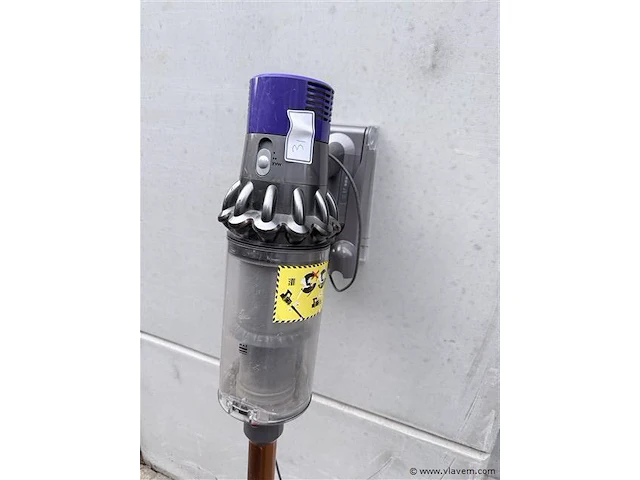 Dyson draadloze stofzuiger met lader - werkt ok - afbeelding 2 van  5