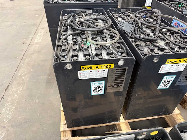 E drive - 3 pzs 375 - heftruck tractiebatterij (2x) - afbeelding 1 van  2