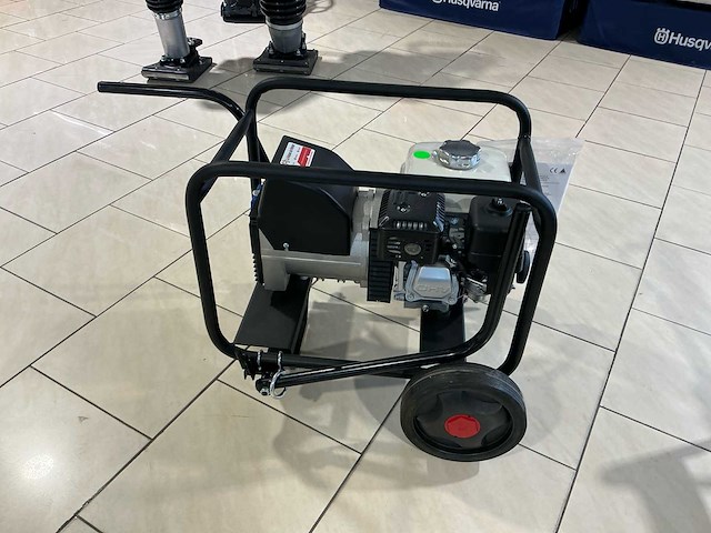 E-power 2023 ep3300 met handvaten en transportwiel stroomgenerator - afbeelding 12 van  19