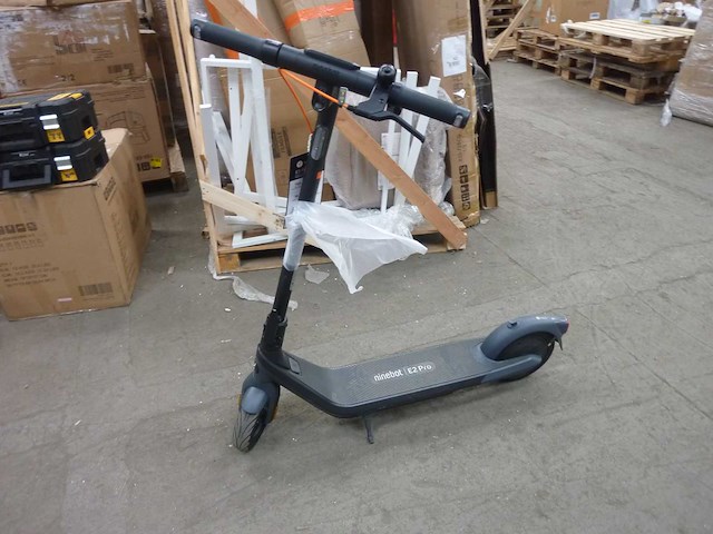 E2 pro ninebot by segway elektrische scooter - afbeelding 3 van  13