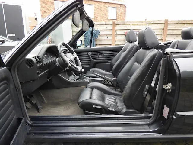 E30 318 - afbeelding 9 van  23