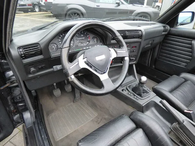 E30 318 - afbeelding 10 van  23