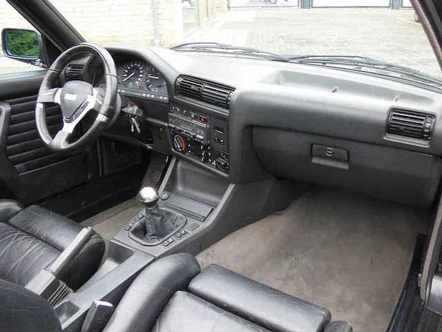 E30 318 - afbeelding 23 van  23
