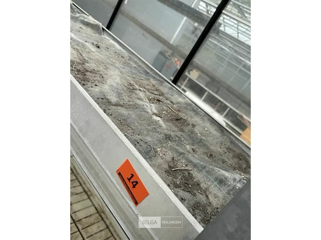 Eb- en vloedtafel opgehangen - afbeelding 2 van  3