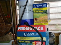 Edialux sproeier met 500 ml onkruid- en mosbestijder - afbeelding 1 van  4