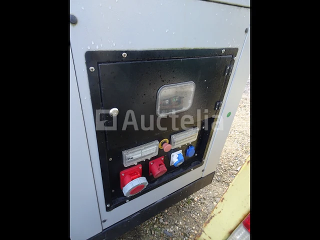 Een 32 kva generatoreenheid - euroger maxi b32s (2022) - afbeelding 13 van  17