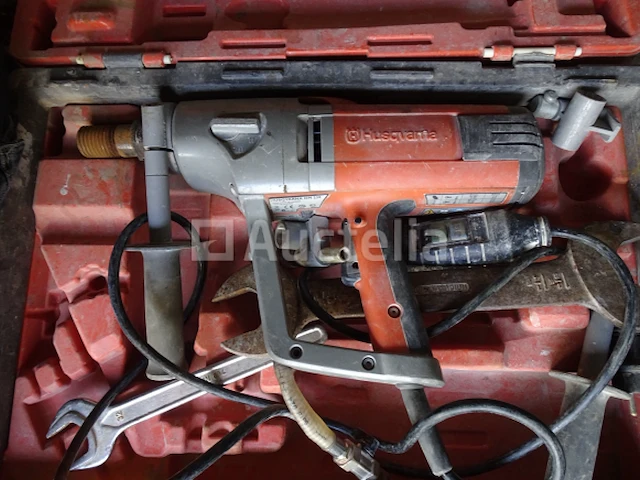 Een husqvarna model dm230 rijsmachine - afbeelding 1 van  6