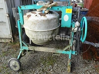 Een imer elektrische betonmixer - afbeelding 1 van  3