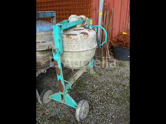 Een imer elektrische betonmixer - afbeelding 3 van  3