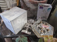 Een metalen plank + de inhoud - afbeelding 3 van  5